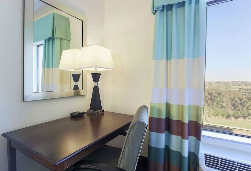 Номер Стандарт Адаптированный для Инвалидов, Hampton Inn & Suites Wheelingthe Highlands