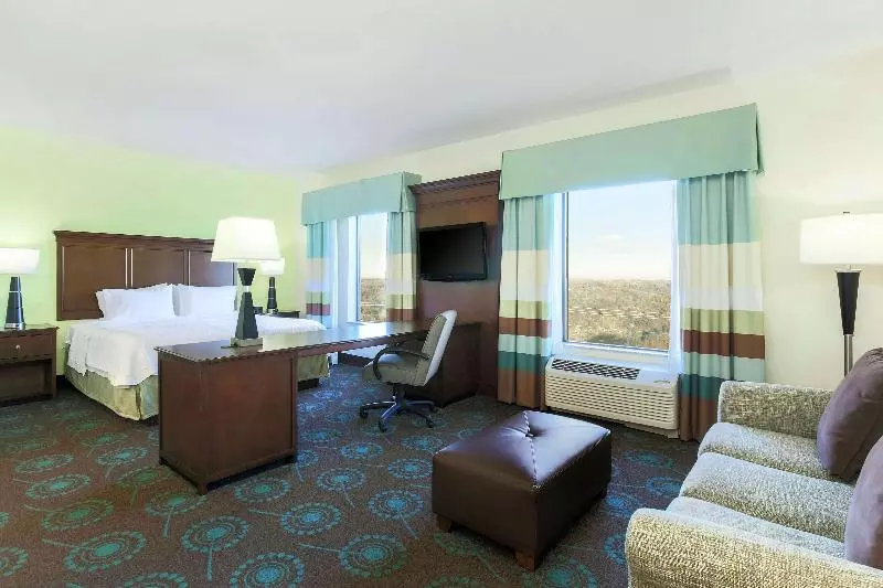 キングサイドベッドのスタンダードワンルーム, Hampton Inn & Suites Wheelingthe Highlands