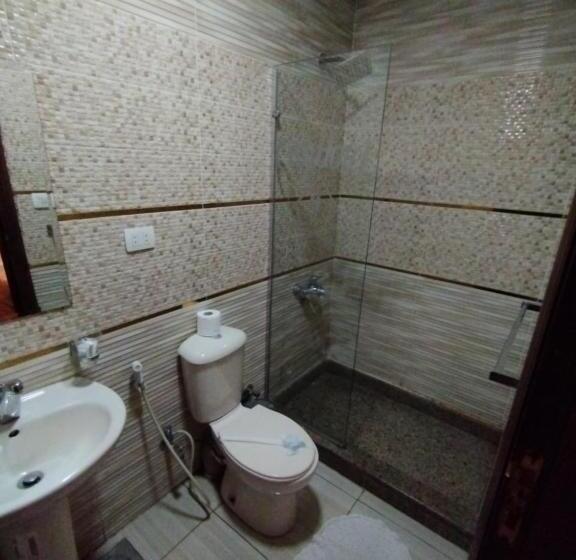 اتاق استاندارد یک نفره, Royal Home