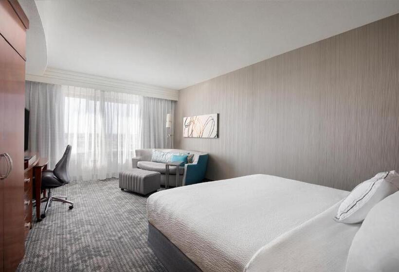 اتاق استاندارد با تخت بزرگ, Courtyard By Marriott Fort Smith Downtown