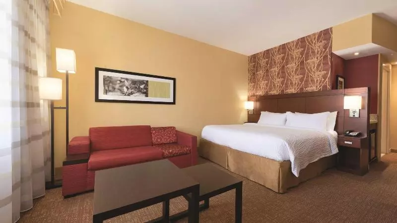 キングサイズベッドのスタンダードルーム, Courtyard By Marriott Salisbury