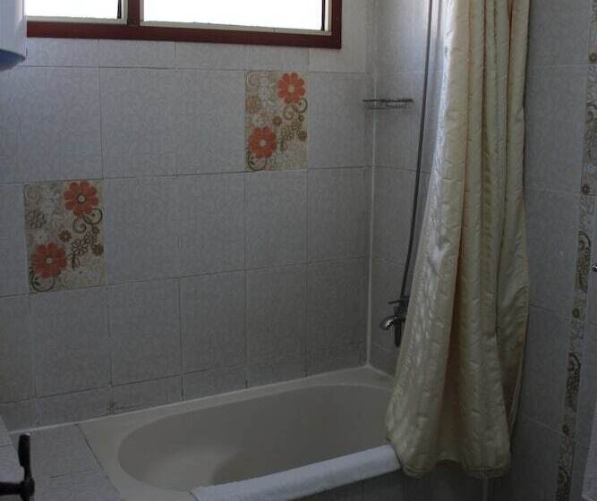 اتاق استاندارد یک نفره, Royal Home