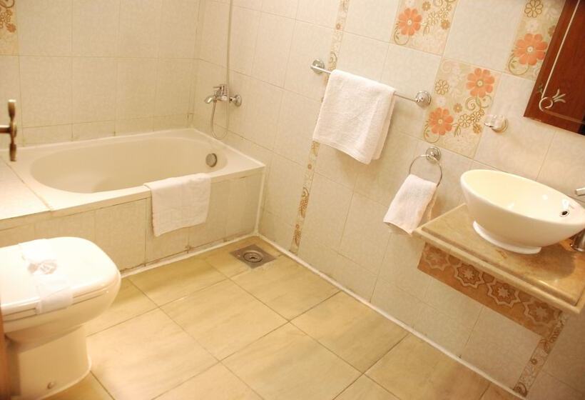 اتاق استاندارد یک نفره, Royal Home