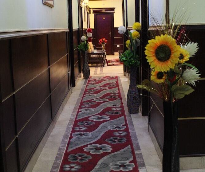 اتاق استاندارد یک نفره, Royal Home