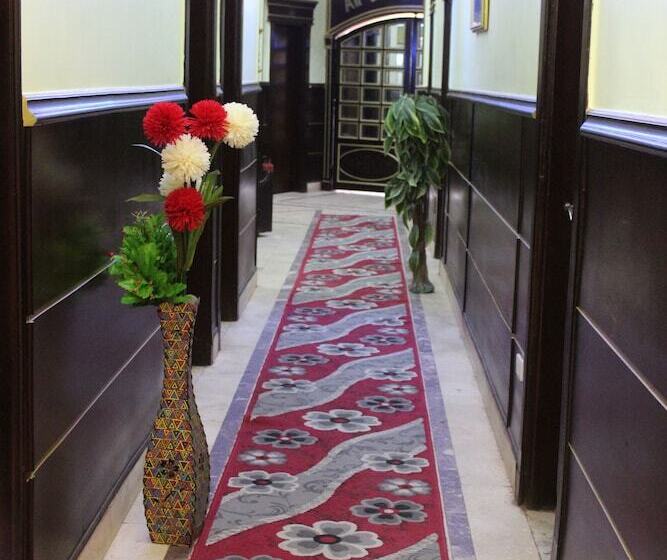 اتاق استاندارد یک نفره, Royal Home