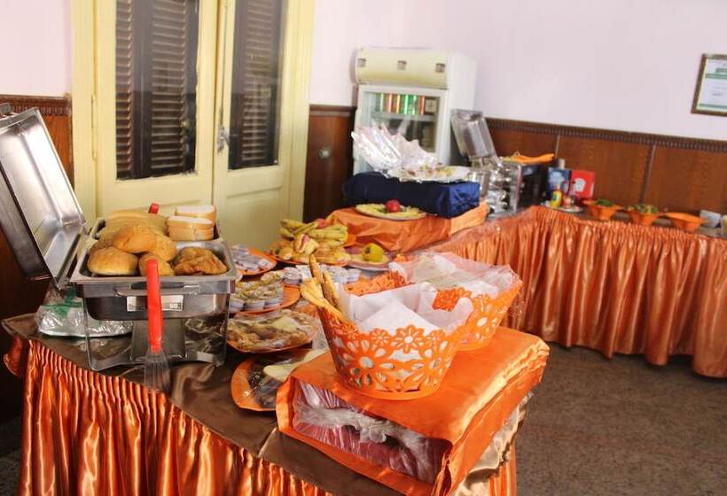 اتاق استاندارد یک نفره, Royal Home