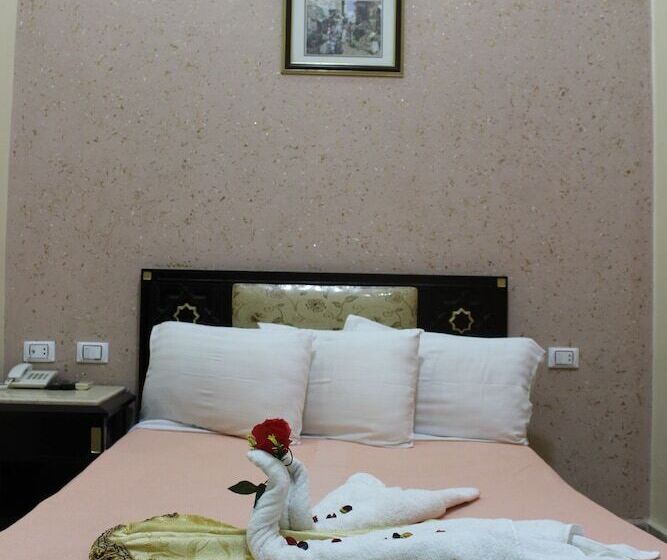 اتاق استاندارد یک نفره, Royal Home