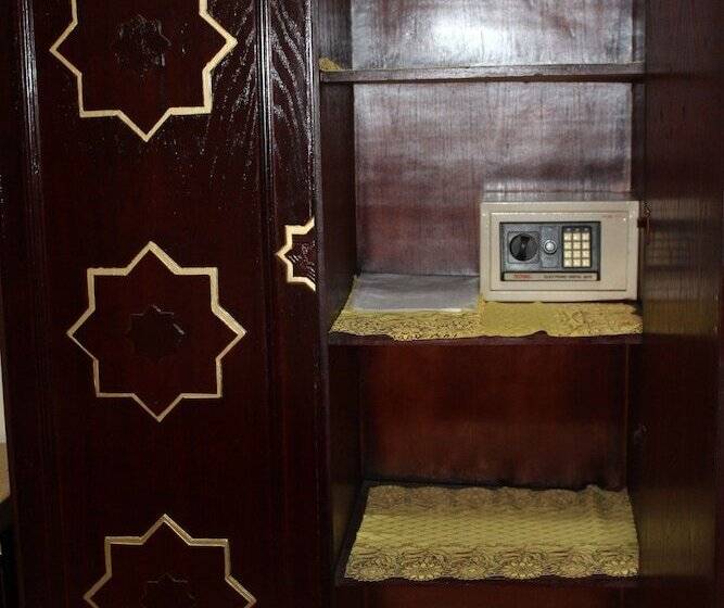 اتاق استاندارد, Royal Home