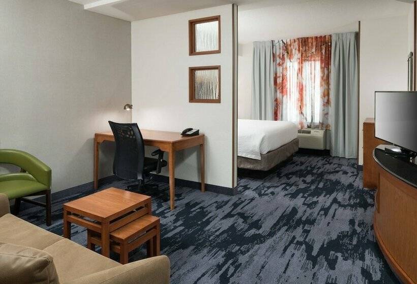 جناح, Fairfield Inn & Suites Kansas City Overland Park
