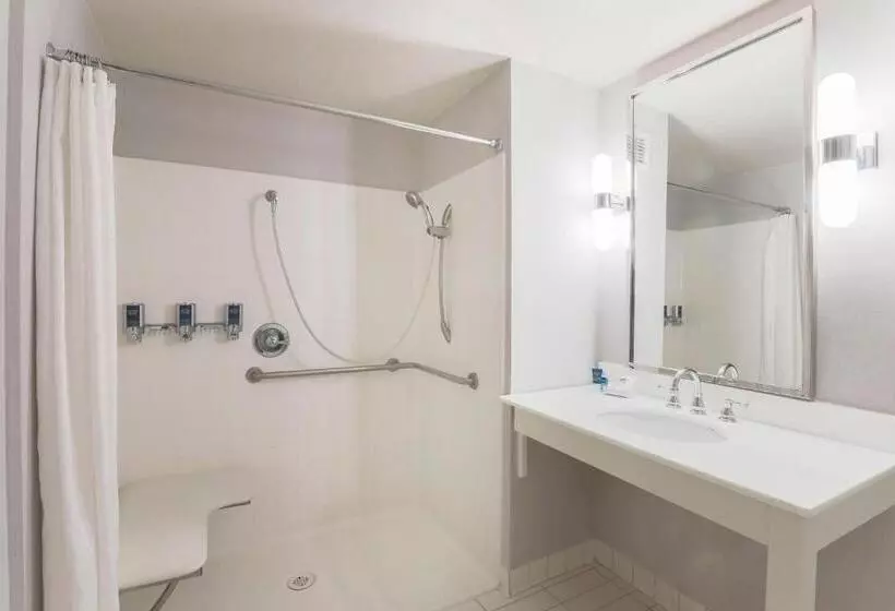 キングサイズベッドのスタンダードルーム, Four Points By Sheraton Ontariorancho Cucamonga