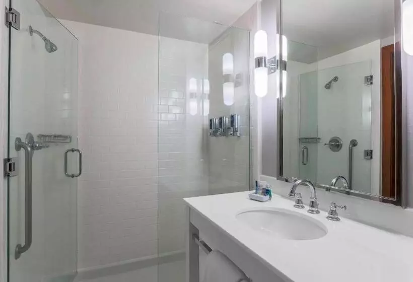 キングサイズベッドのスタンダードルーム, Four Points By Sheraton Ontariorancho Cucamonga