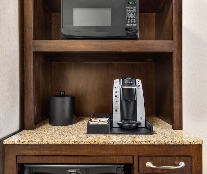 סוויטת ג'וניור, Hilton Garden Inn Stony Brook