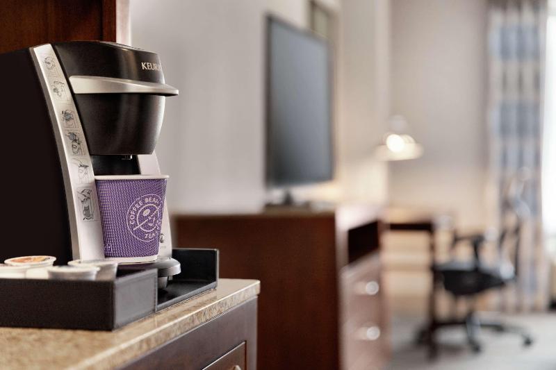 חדר סטנדרט עם מיטת קינג, Hilton Garden Inn Stony Brook