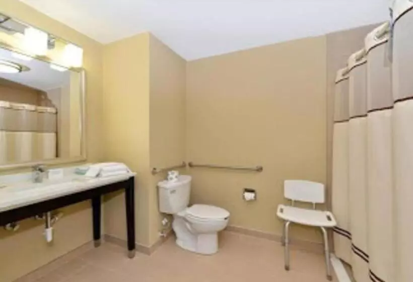 身障者適用スイートルーム, Quality Suites Nashville Airport