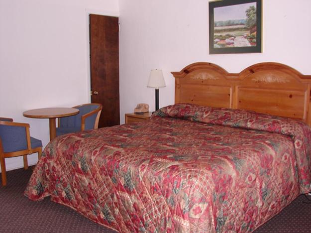 غرفة قياسية, Red Carpet Inn & Suites Morgantown