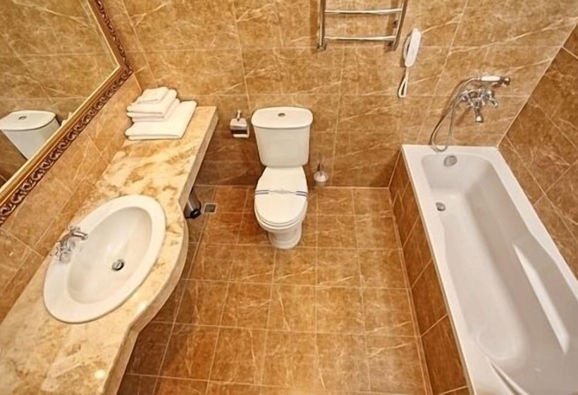 Pokój Standard, Royal Congress