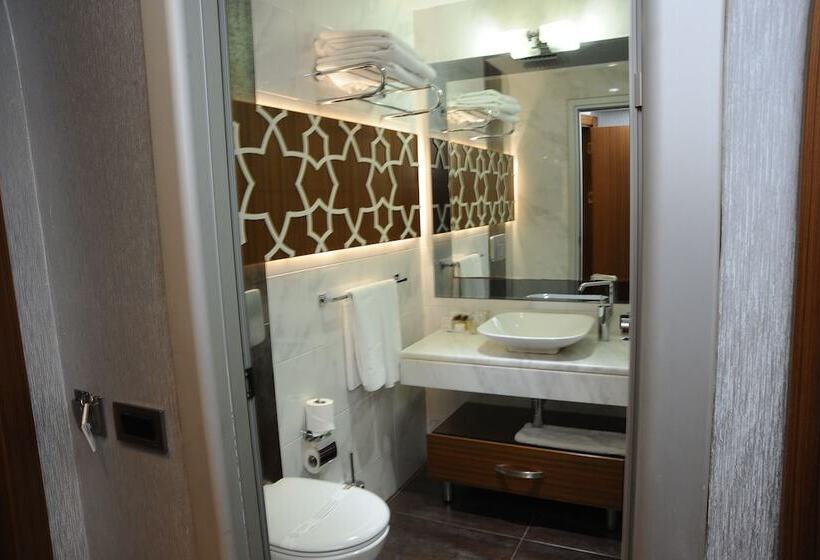 اتاق خانوادگی تودرتو, Style Star Hotel Cihangir