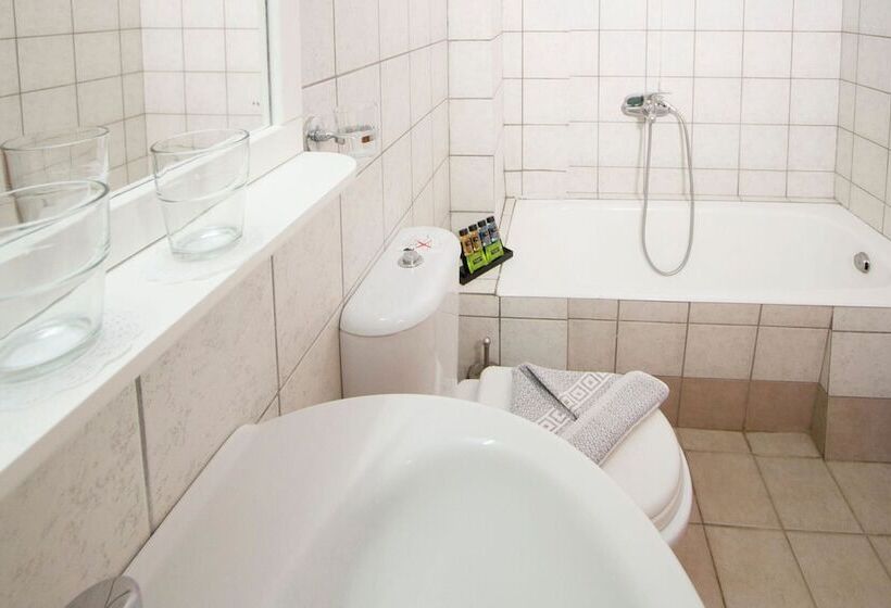 חדר סטנדרט צדדי נוף לים, Sunny Bay