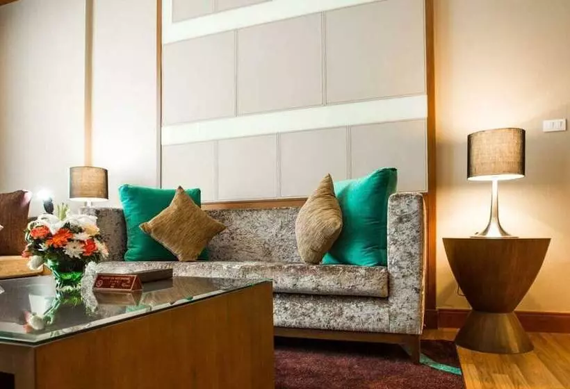 Deluxe Suite