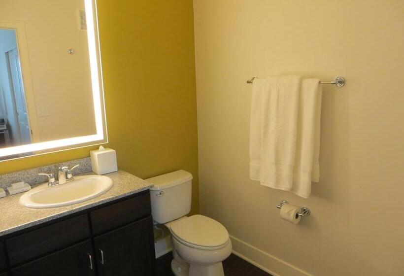 带大床的套房, The Alexander