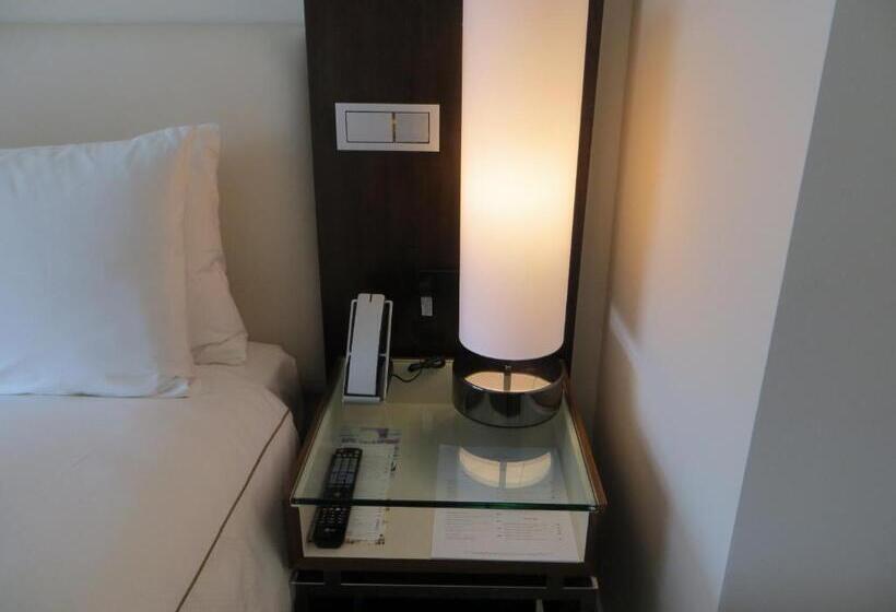 适用于残疾人士的豪华房间, The Alexander