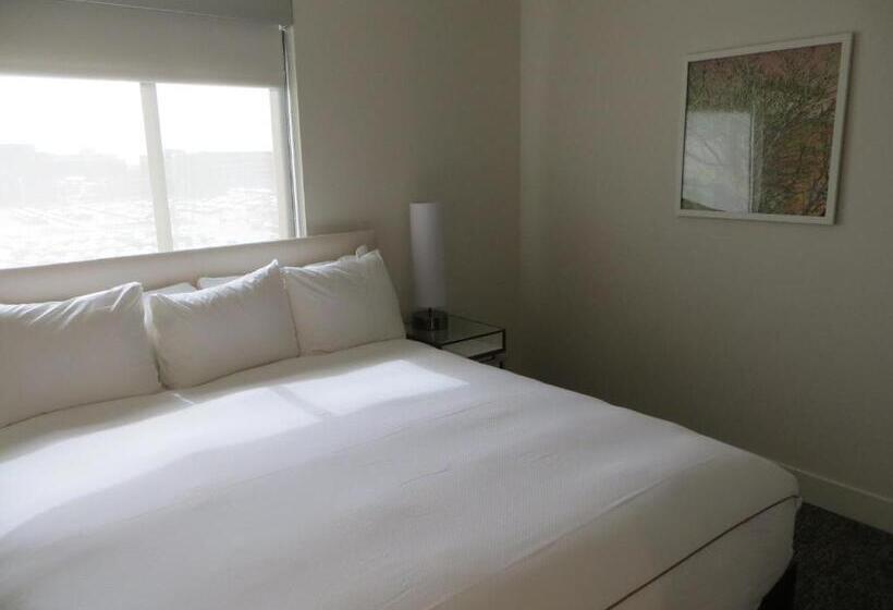 适合残疾人士使用的套间, The Alexander