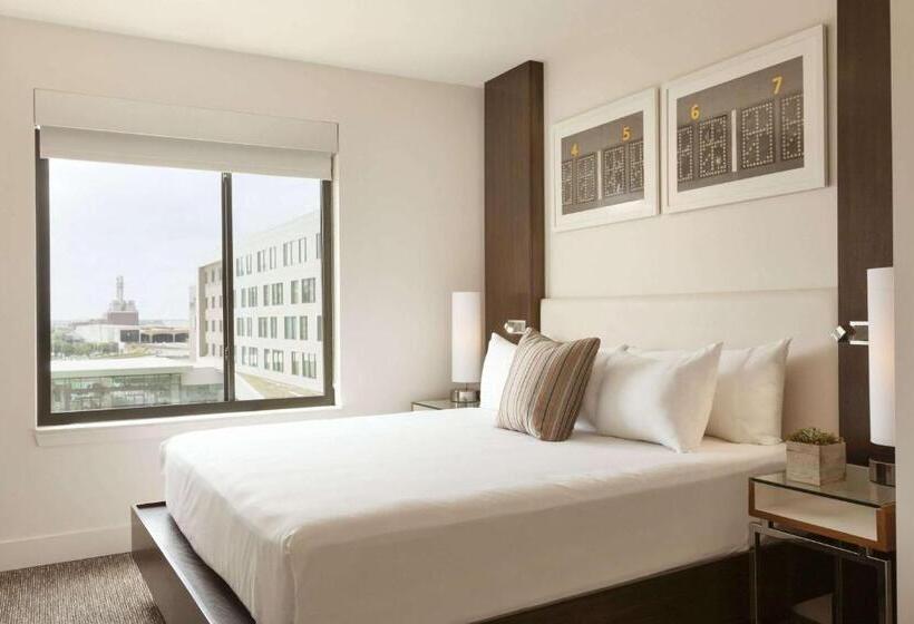 总统套房, The Alexander