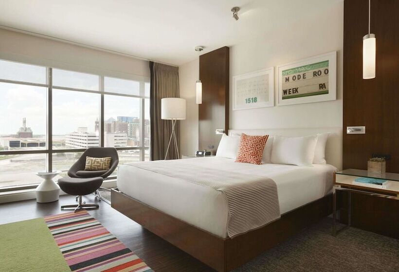 带大床的标准工作室, The Alexander