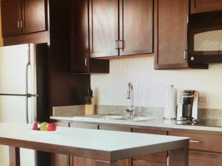 适合残疾人士使用的套间, The Alexander