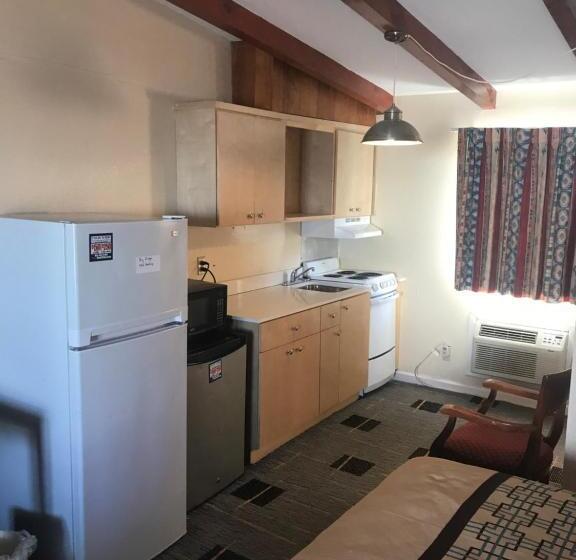 Номер Стандарт, Wayfarer Motel