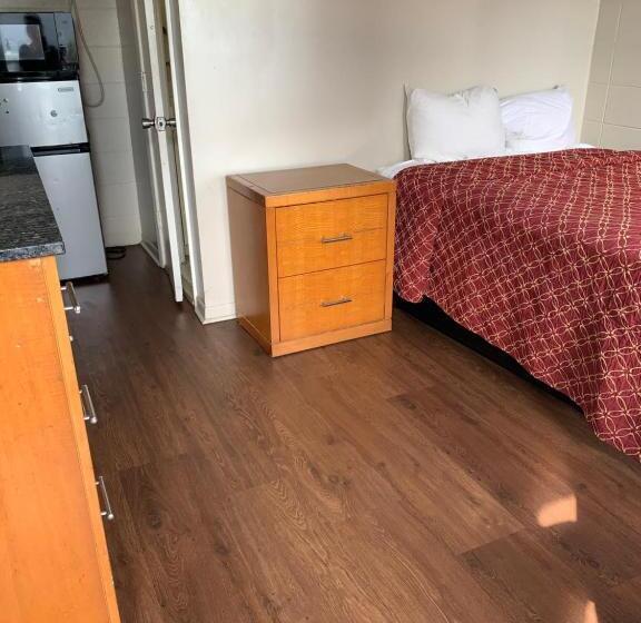 Номер Стандарт, Wayfarer Motel