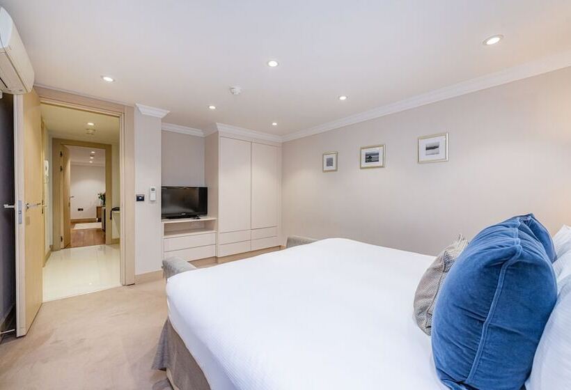 דירת אקזקיוטיב, חדר שינה 1, Claverley Court