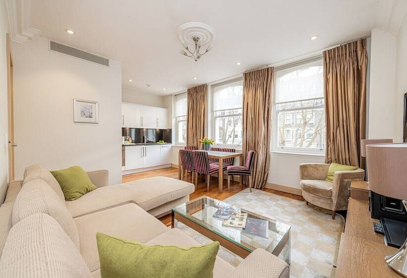 דירת דלוקס 2 חדרי שינה, Claverley Court