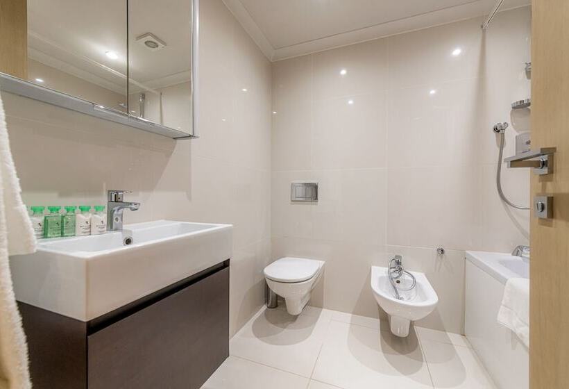 דירת אקזקיוטיב, חדר שינה 1, Claverley Court