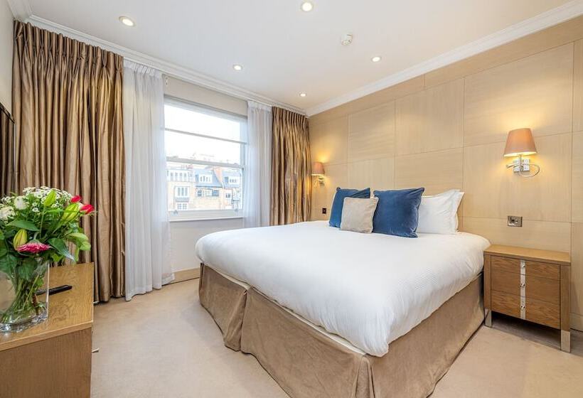 דירת אקזקיוטיב 2 חדרים, Claverley Court