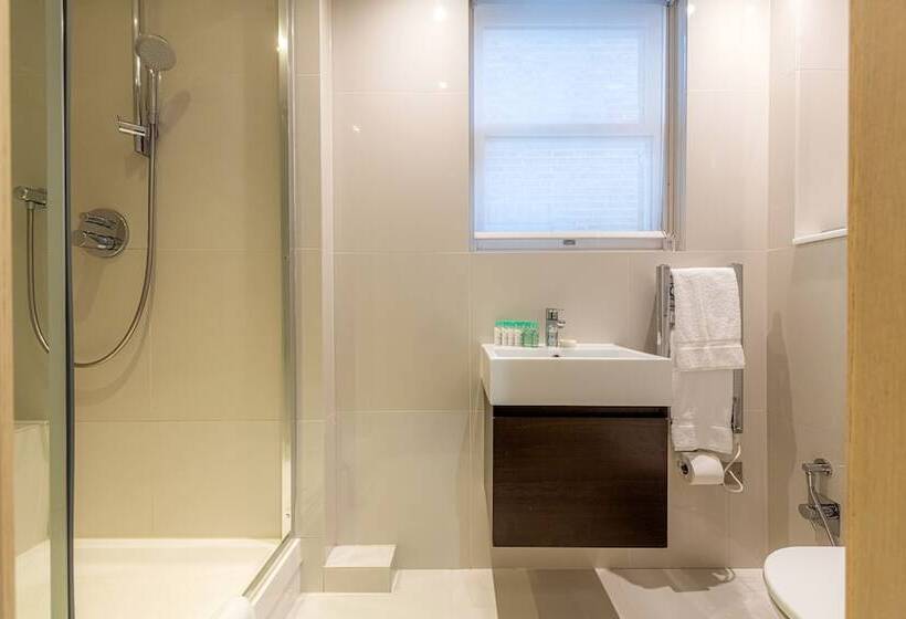 דירת דלוקס 2 חדרי שינה, Claverley Court