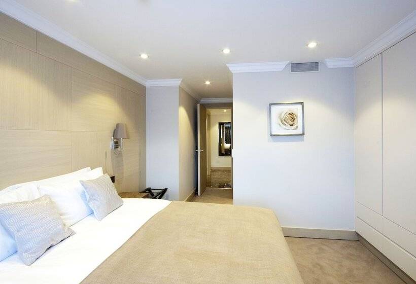 דירת אקזקיוטיב 2 חדרים, Claverley Court
