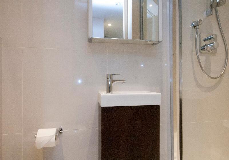 חדר סטנדרט, Claverley Court