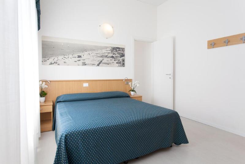 דירת חדר סופריור, Claverley Court