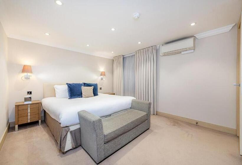 דירת אקזקיוטיב, חדר שינה 1, Claverley Court