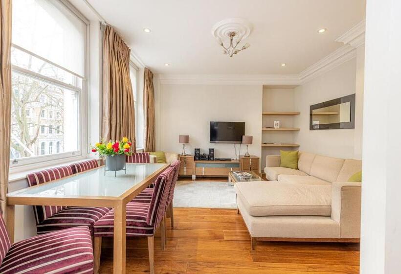 דירת דלוקס 2 חדרי שינה, Claverley Court