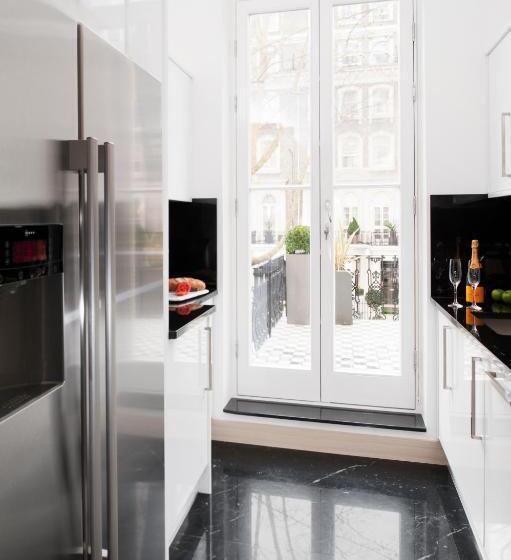 דירת דלוקס 3 חדרי שינה, Claverley Court