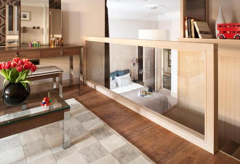 דירת דלוקס 3 חדרי שינה, Claverley Court