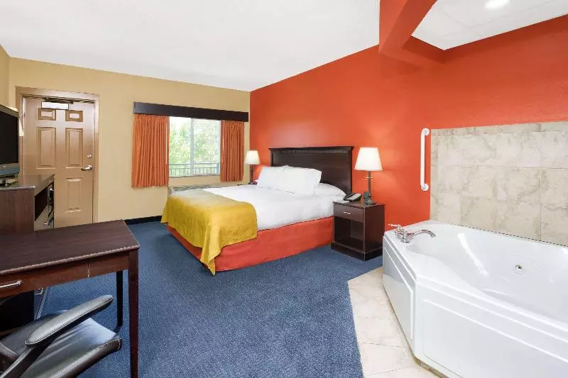 キングサイズベッドのスイートルーム, Americinn By Wyndham Vidalia