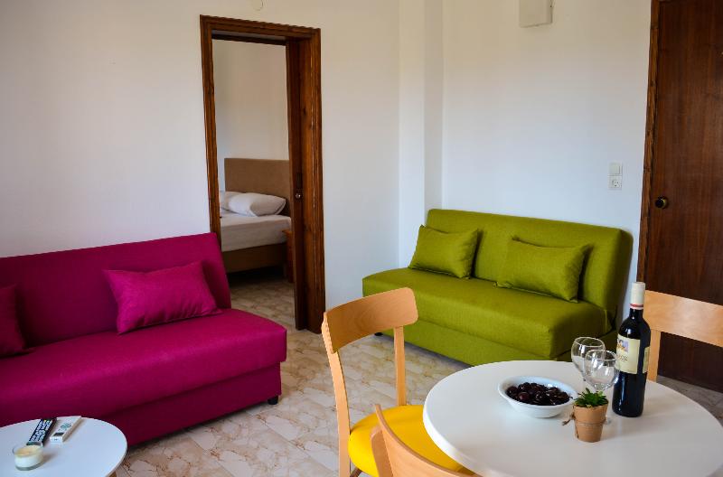 スーペリアトリプルルーム, Arhodiko