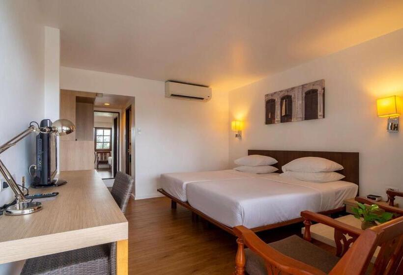 サイドシービュースーペリアールーム, Best Western Phuket Ocean Resort