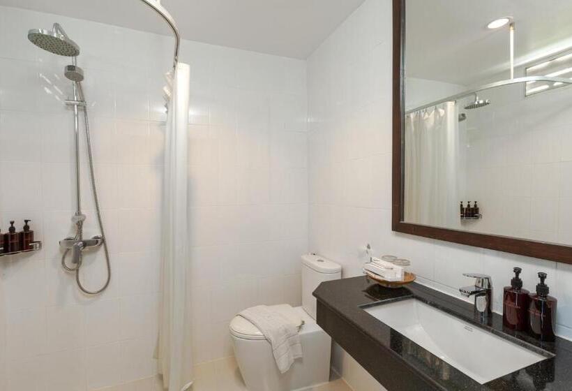 キングサイズベッドのスーペリアルーム, Best Western Phuket Ocean Resort