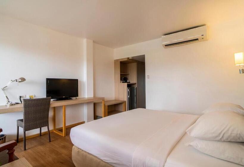 キングサイズベッドのスーペリアルーム, Best Western Phuket Ocean Resort