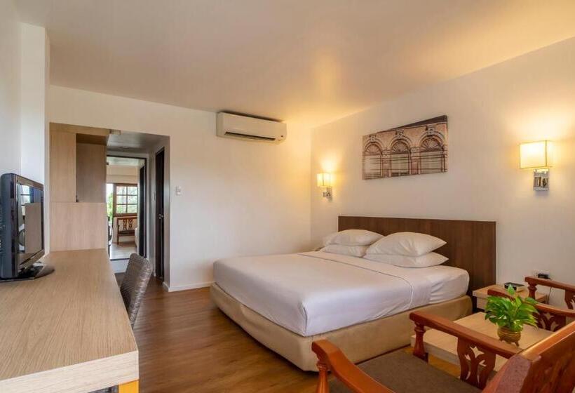 キングサイズベッドのスーペリアルーム, Best Western Phuket Ocean Resort