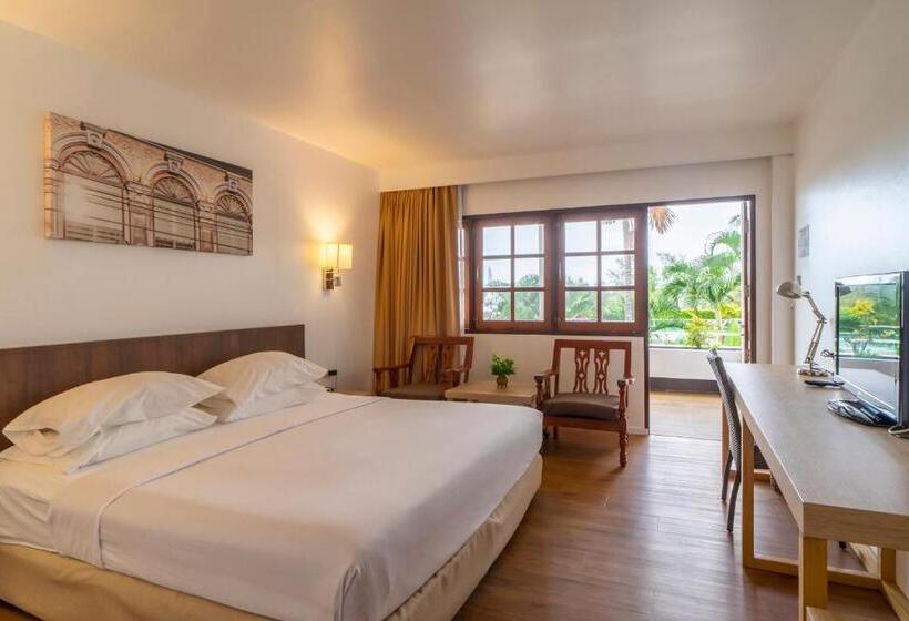 キングサイズベッドのスーペリアルーム, Best Western Phuket Ocean Resort